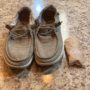 HEY DUDE chambray sage WENDY shoes with spare laces 8